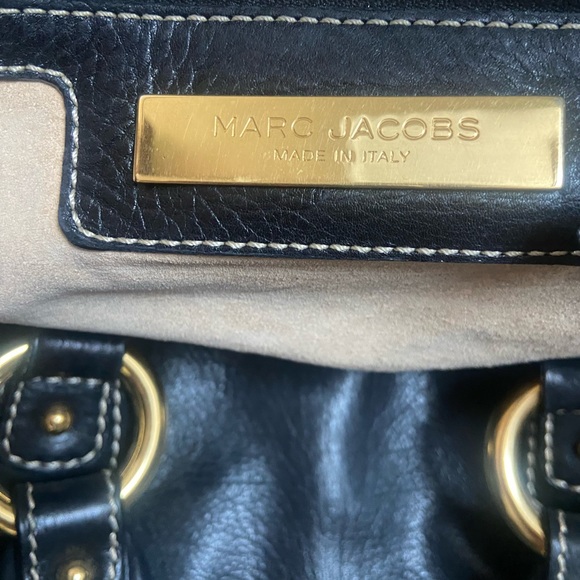 Marc Jacobs Black and Gold Shoulder Bag - Picture 4 of 5